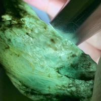 莫西沙高冰翡翠原石脱沙皮吊牌料