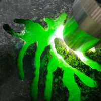 莫湾基黑蜡皮翡翠原石_高冰翡翠原石开窗料