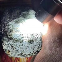 莫西沙高冰种白沙皮翡翠原石玻璃底