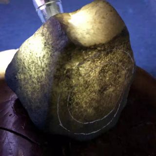 老坑莫西沙高冰黑沙皮翡翠原石手镯料
