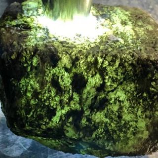 莫西沙高冰老象皮翡翠原石飘花手镯料